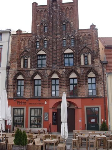 illanistujaisetgreifsvaldissa.jpg